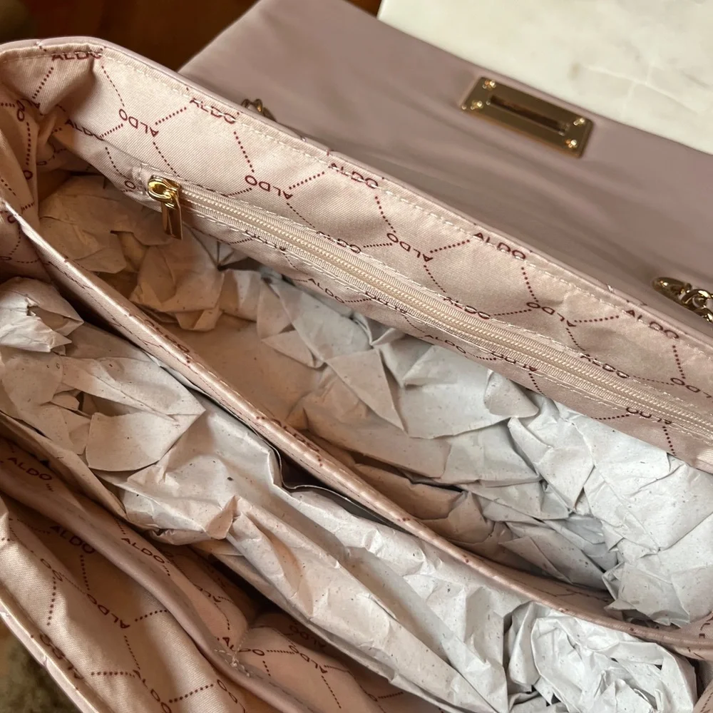 Aldo Muted Pink Quilted Chain Strap Crossbody Bag w/Lovely Gold Hardware (NWT) - Picture 10 of 12